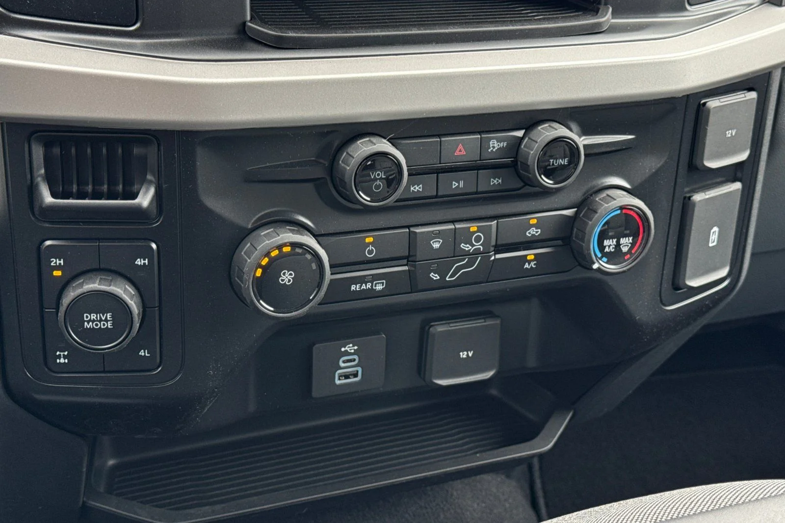 New 2026 Agate Black Metallic Ford F-250® XL image 22
