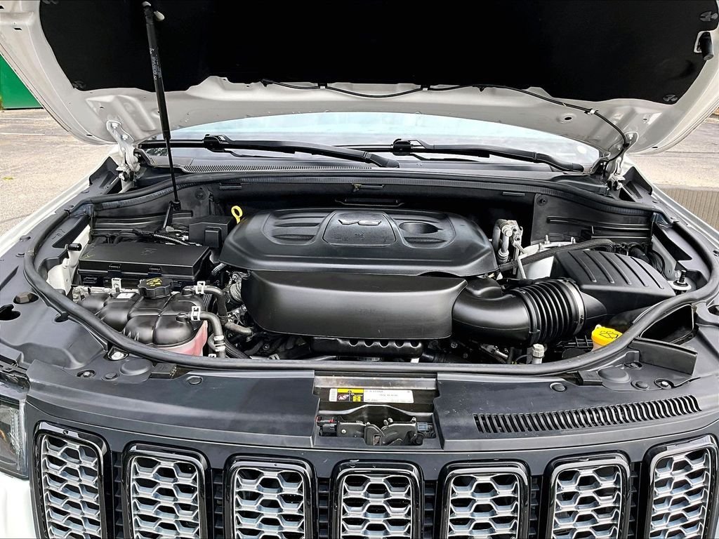 Used 2019 Bright White Clearcoat Jeep Altitude image 34