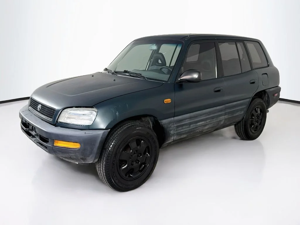 Used 1997  Toyota Base image 3