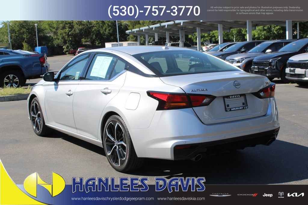 2024 Nissan Altima SR - Photo 9