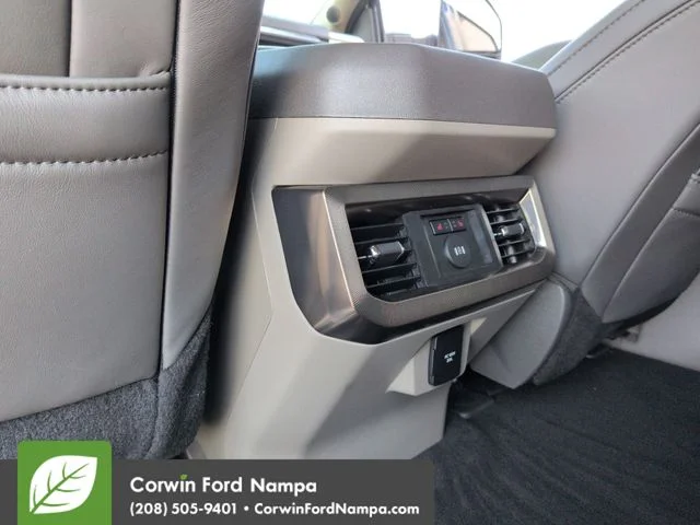 New 2026 Star White Metallic Tri-Coat Ford Platinum image 26