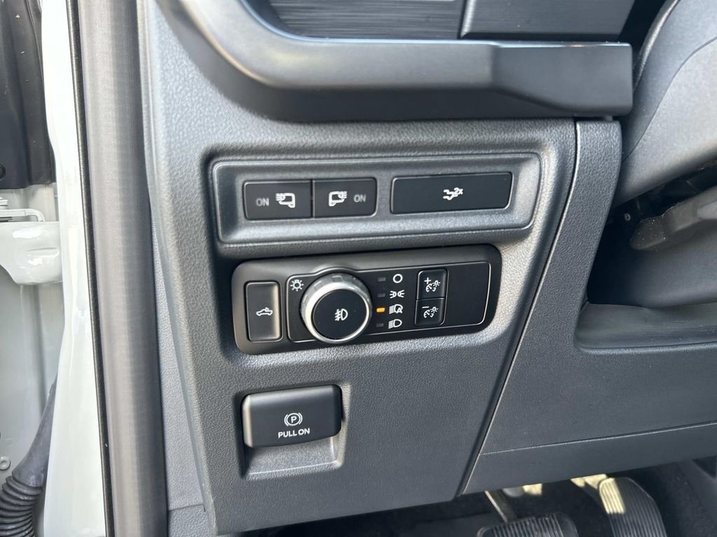 Certified Used 2024 Avalanche Ford XLT image 30