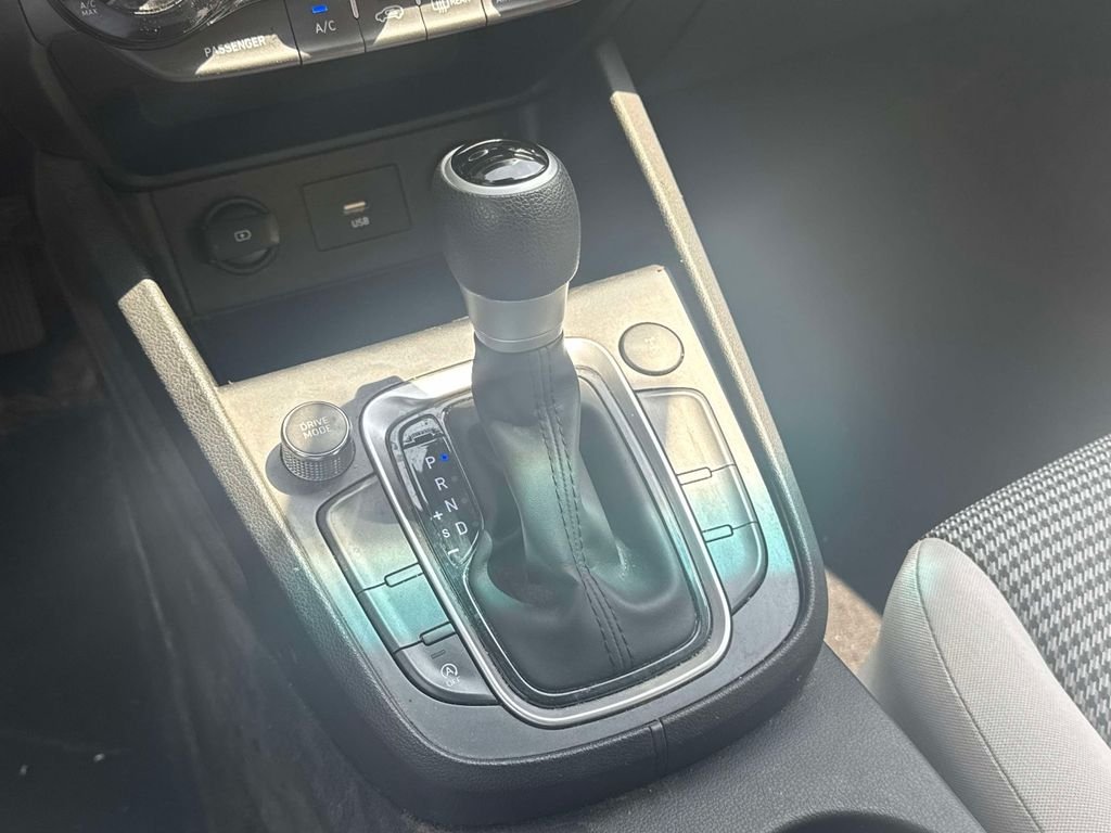 2023 Hyundai Kona SE - Photo 26