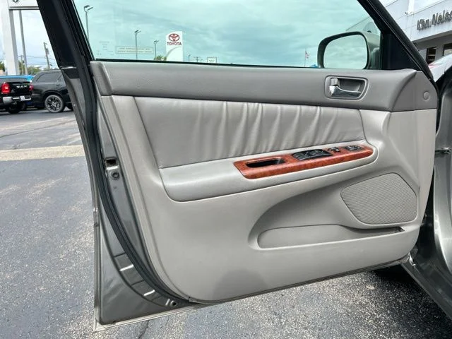 Used 2005 Phantom Gray Pearl Toyota XLE image 26