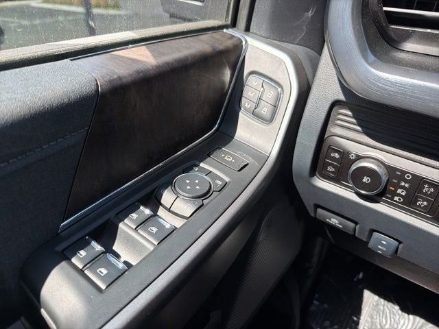 New 2026 Glacier Gray Metallic Tri-Coat Ford F-250® Lariat® image 27