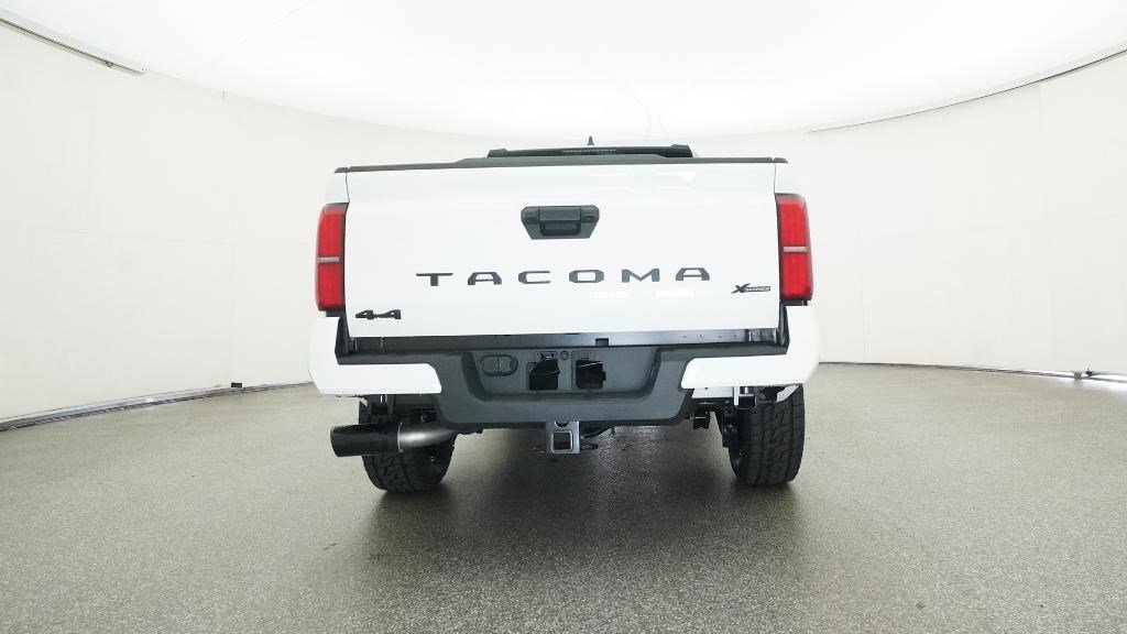 2025 Toyota Tacoma SR5 - Photo 9