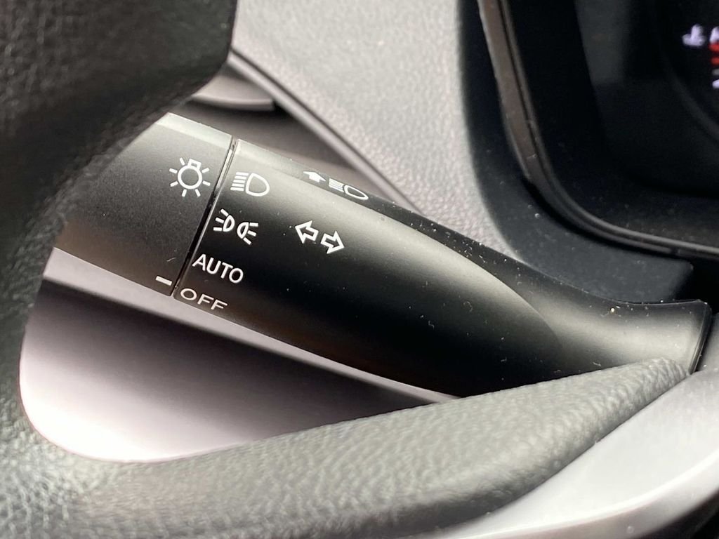 Used 2025 White Subaru Base image 20