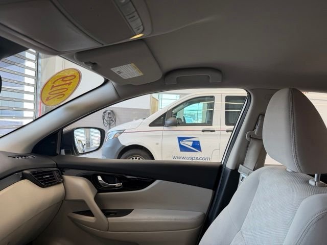 Used 2019 White Nissan SV image 12