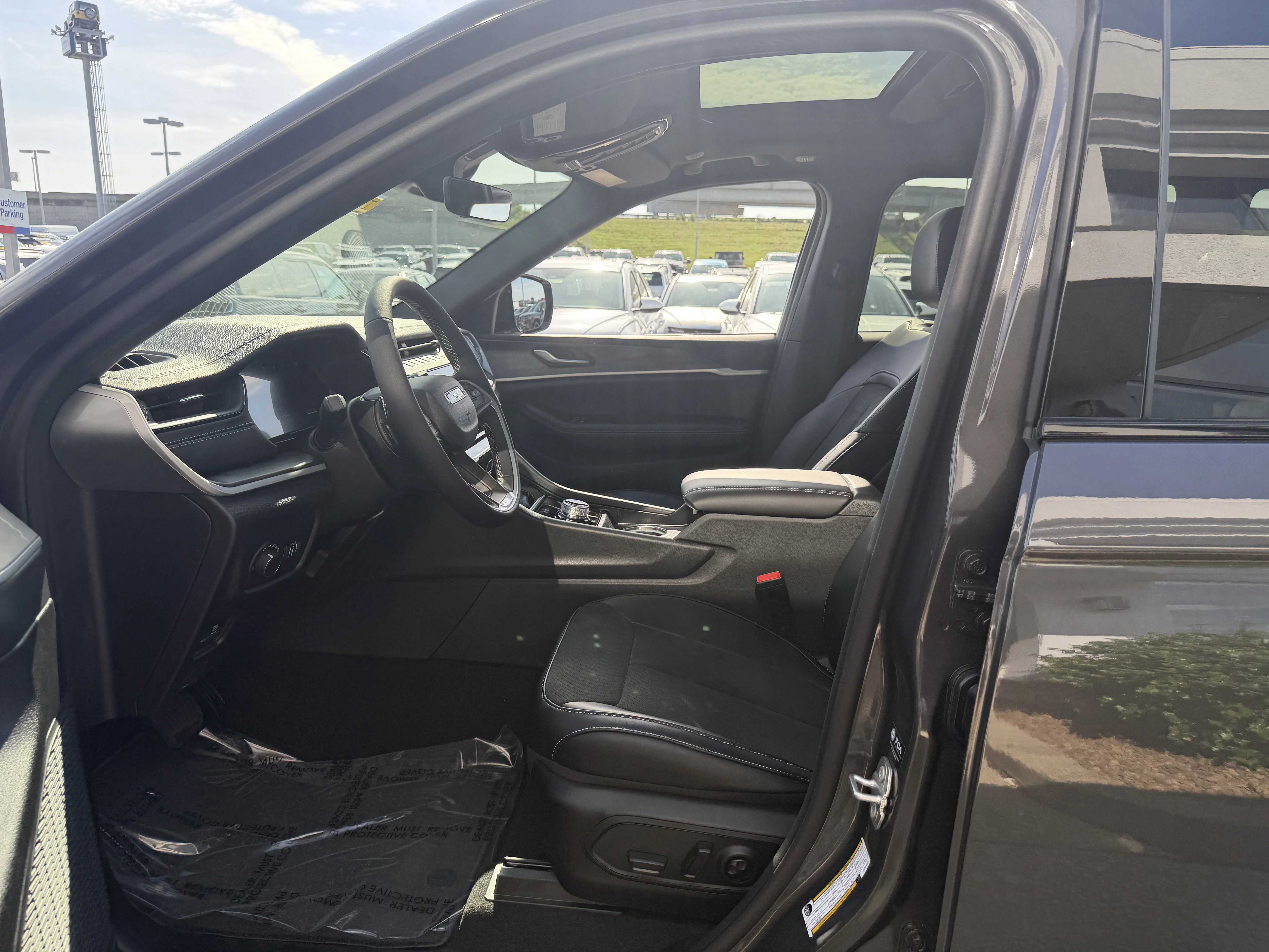 New 2026 Baltic Gray Metallic Clear-Coat Exterior Paint Jeep Altitude image 29