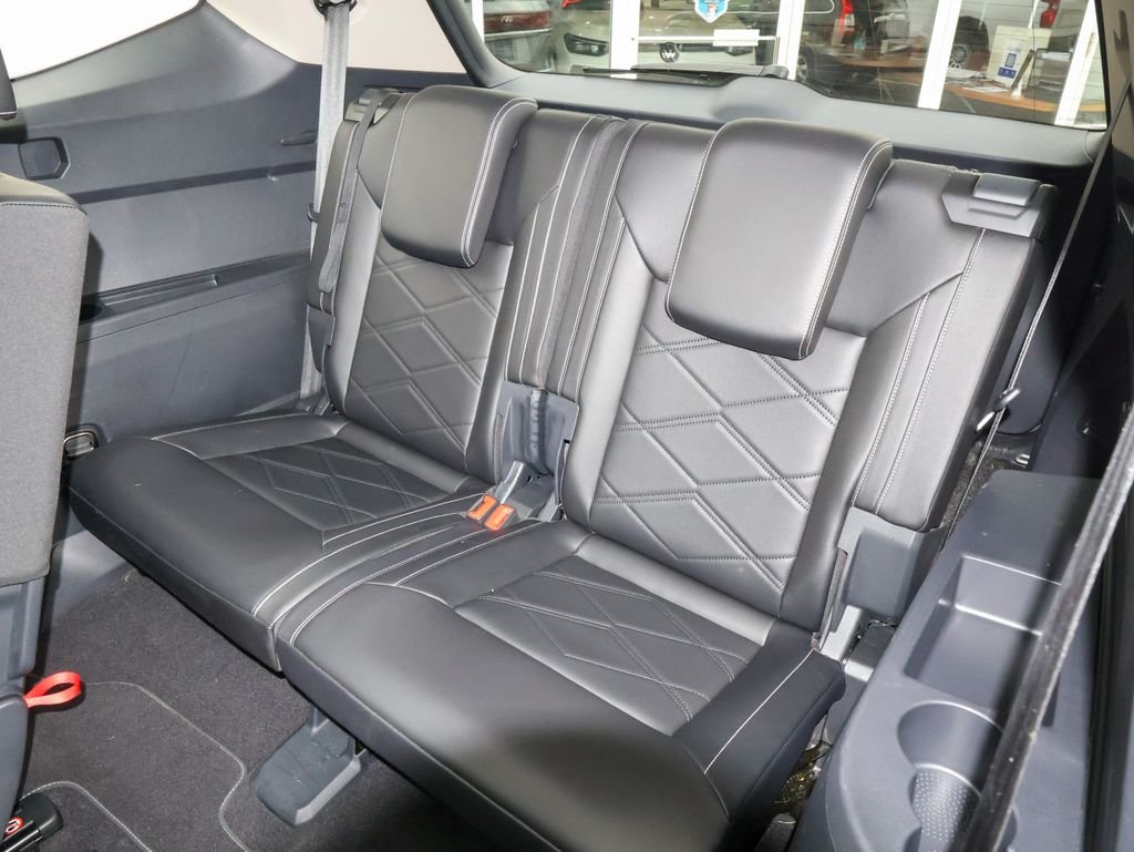 Certified Used 2024 Silver Volkswagen 2.0T SE w/Technology image 17