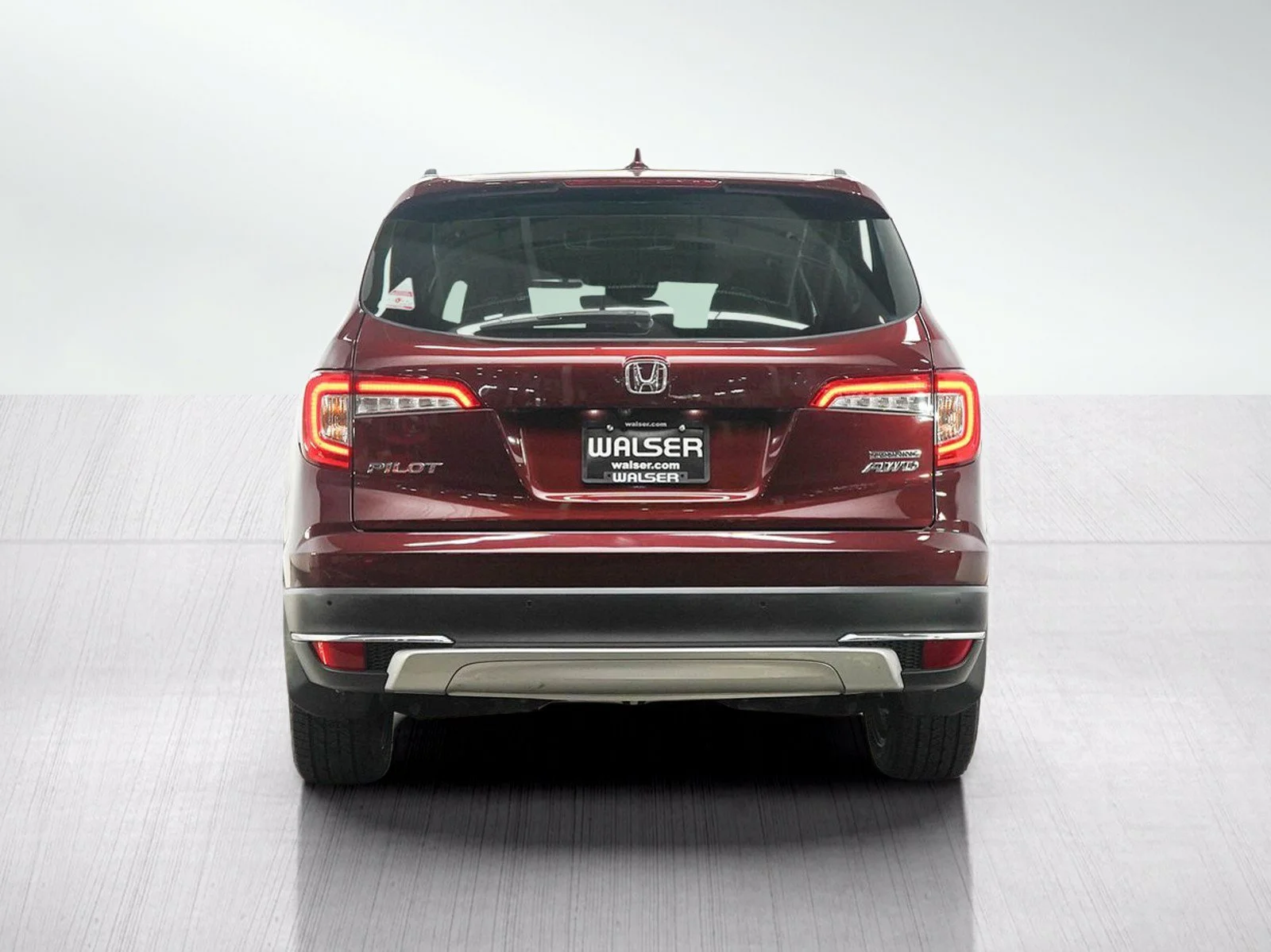 Used 2020 Deep Scarlet Pearl Honda Touring 8-Passenger AWD image 4