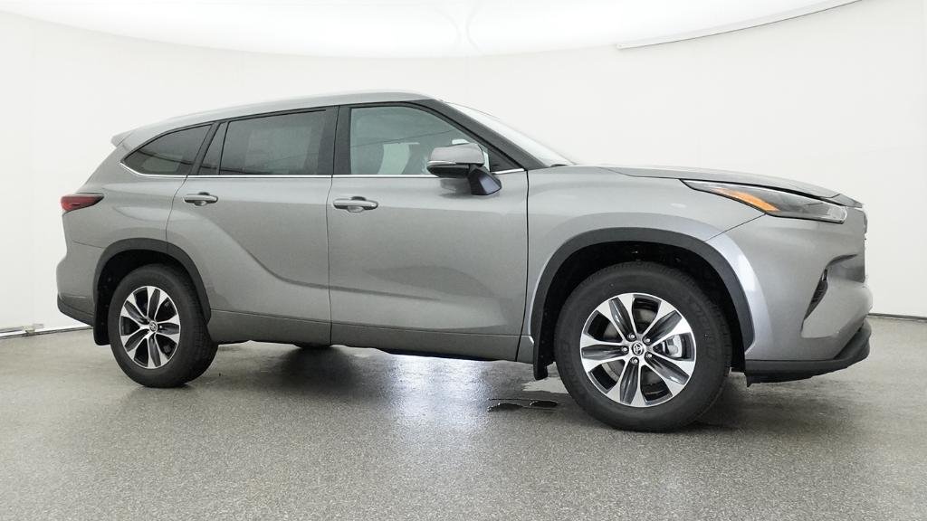 New 2026 Heavy Metal Toyota XLE image 3