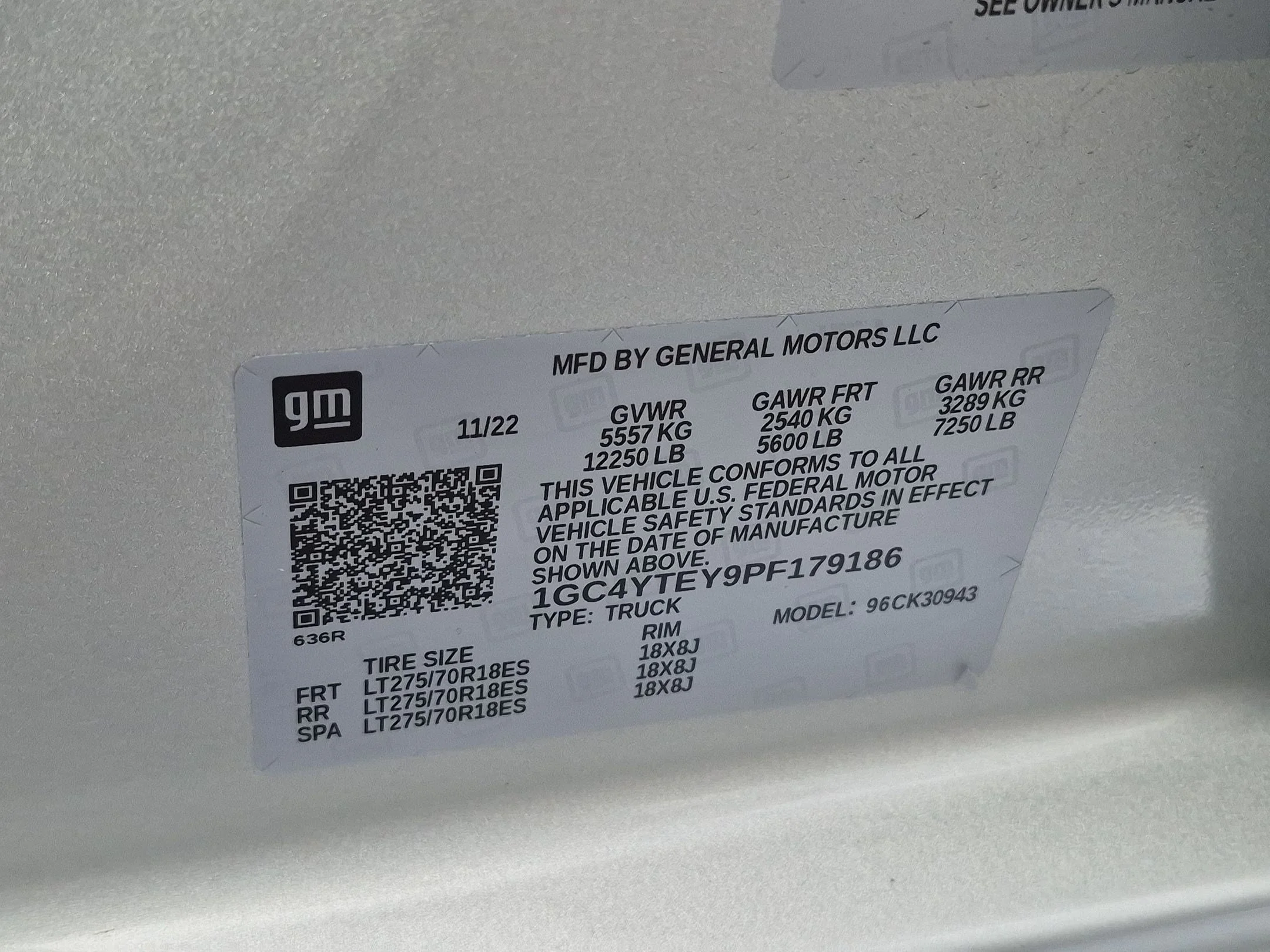 Used 2023 Silver Ice Metallic Chevrolet LT image 31