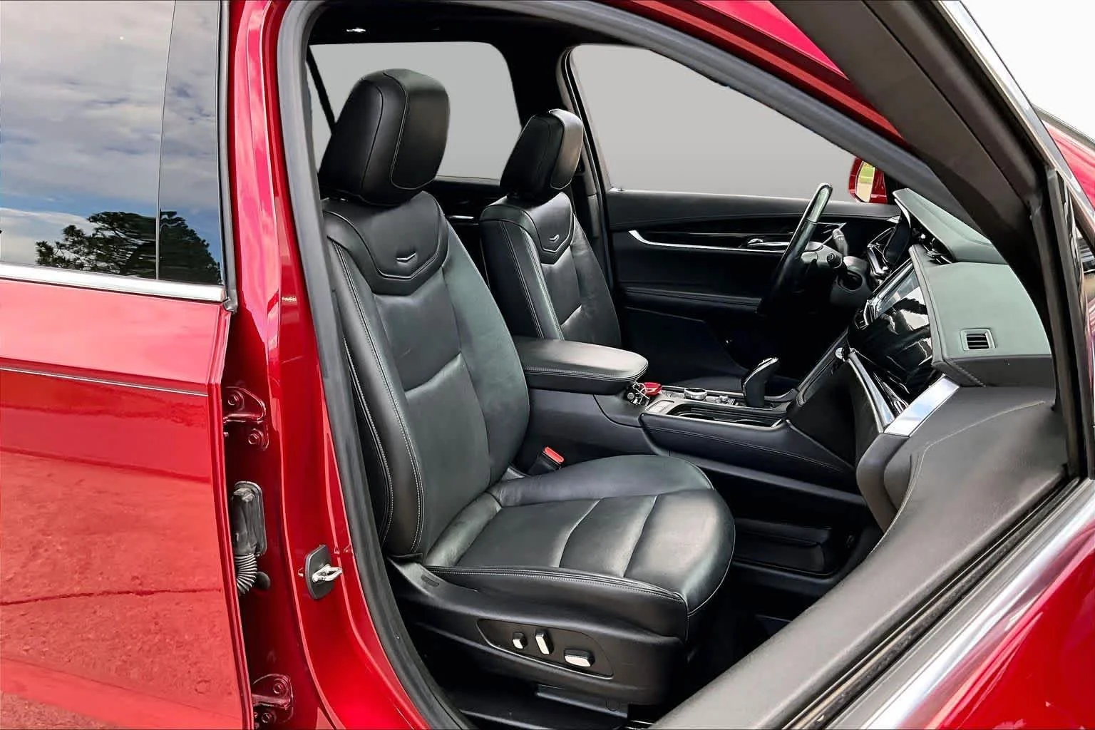 Used 2020 Red Horizon Tintcoat Cadillac FWD Premium Luxury image 9