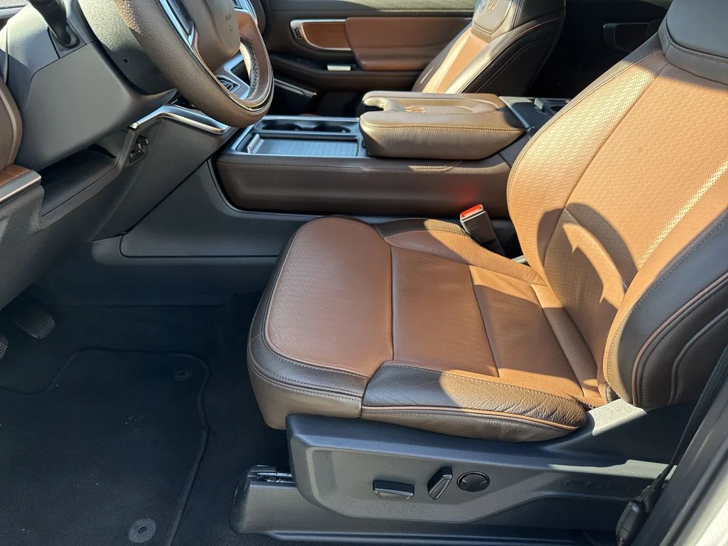 Used 2025 White Ford King Ranch image 9