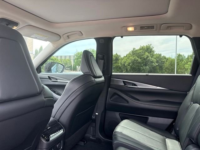 Used 2023 Gray INFINITI LUXE image 9