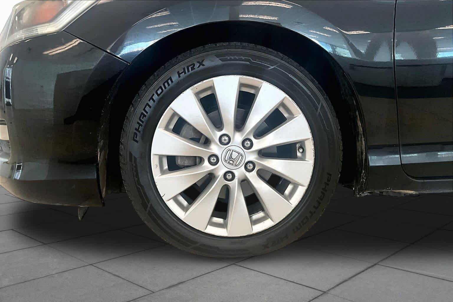 Used 2015 Crystal Black Pearl Honda EX-L image 9