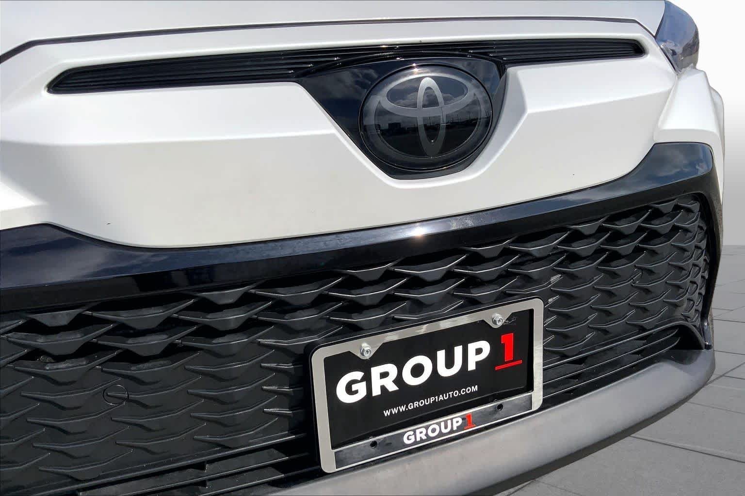 Used 2025 Wind Chill Pearl/Jet Black Toyota Hybrid Nightshade Edition image 29
