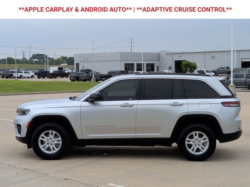 Used 2025 Silver Jeep Laredo image 5