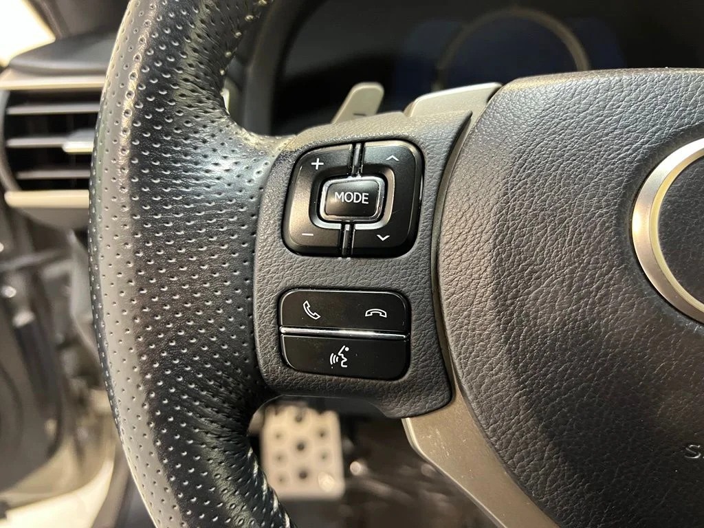 Used 2015 Silver Lexus 350 image 20