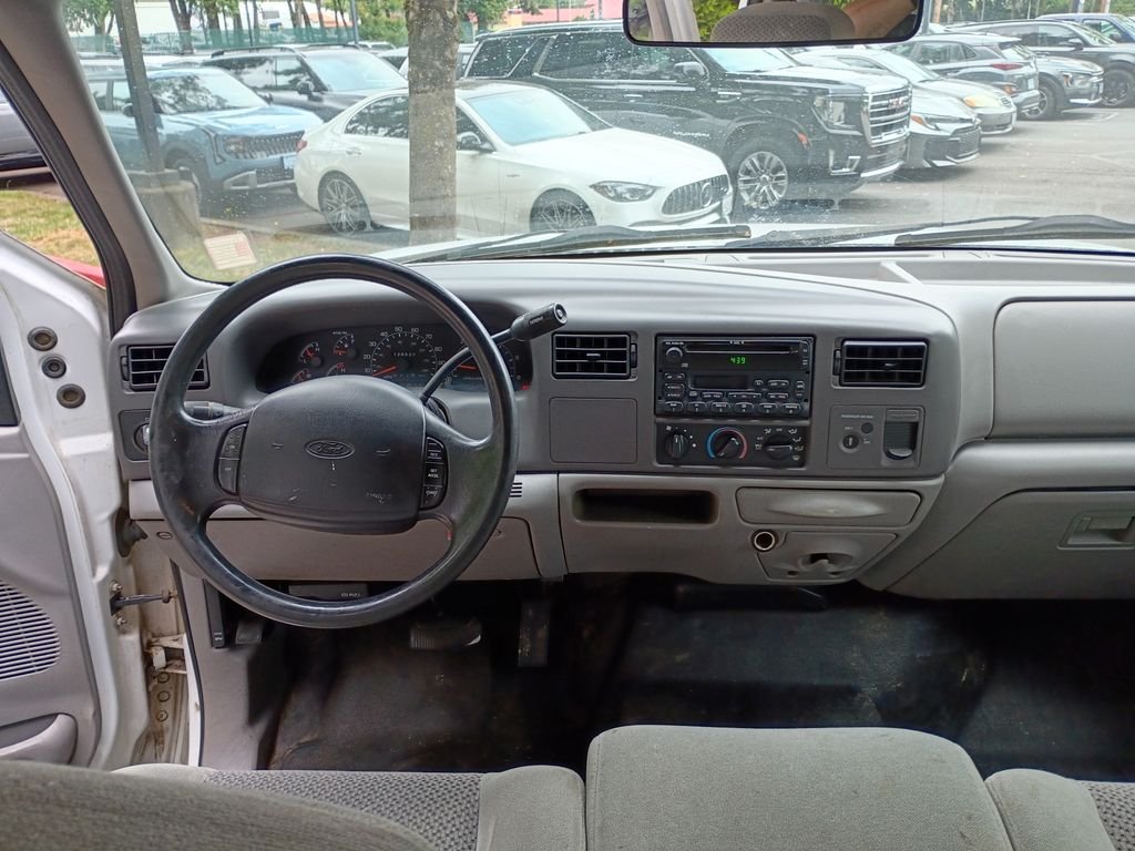 Used 2001 Oxford White Clearcoat Ford XL image 19