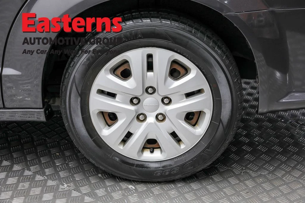 Used 2019 Gray Dodge SE image 8
