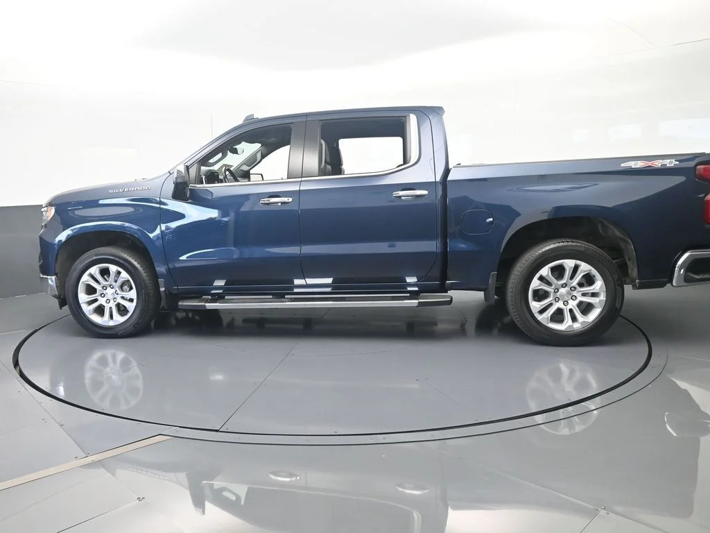 Used 2022 Northsky Blue Metallic Chevrolet LTZ image 3