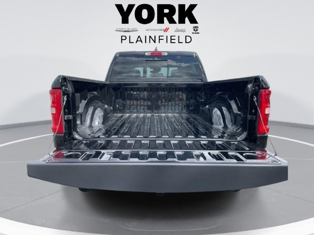 New 2026 Diamond Black Crystal Pearl-Coat Exterior Paint RAM Big Horn/Lone Star image 16