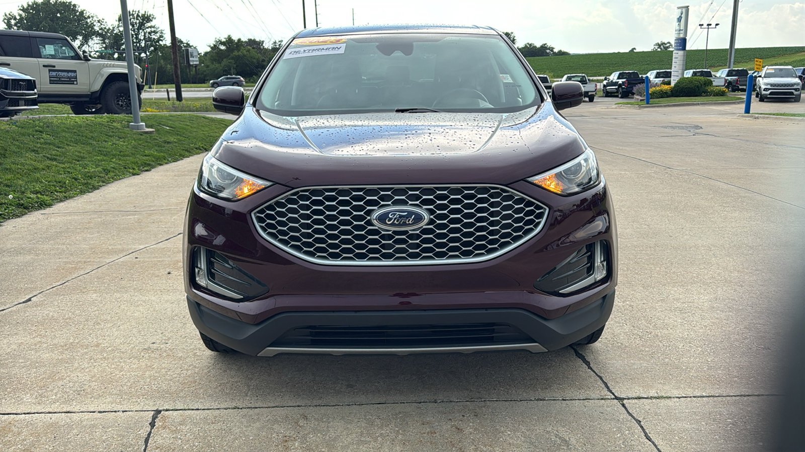 Used 2023 Red Ford SEL image 4