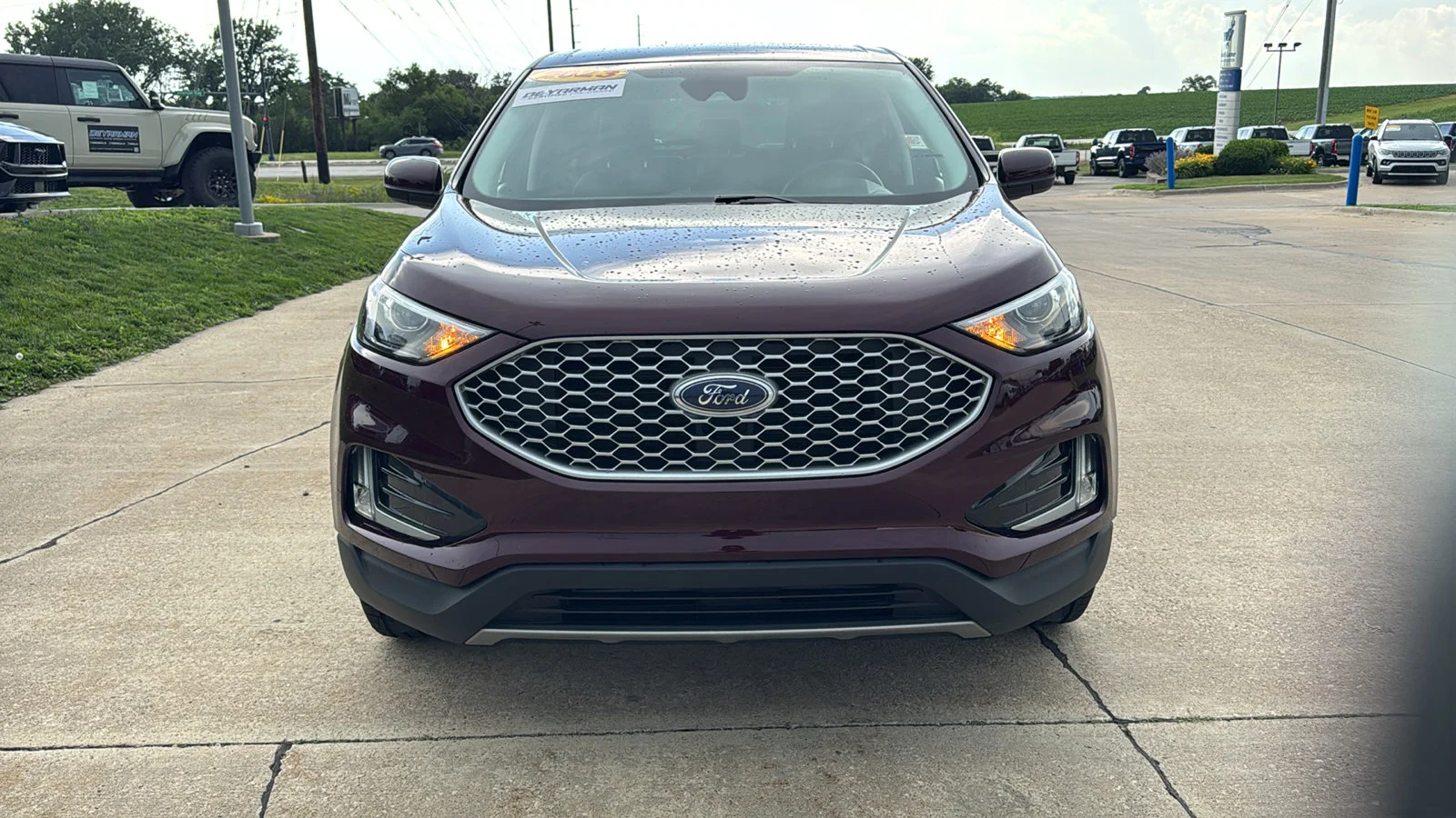 Used 2023 Red Ford SEL image 4
