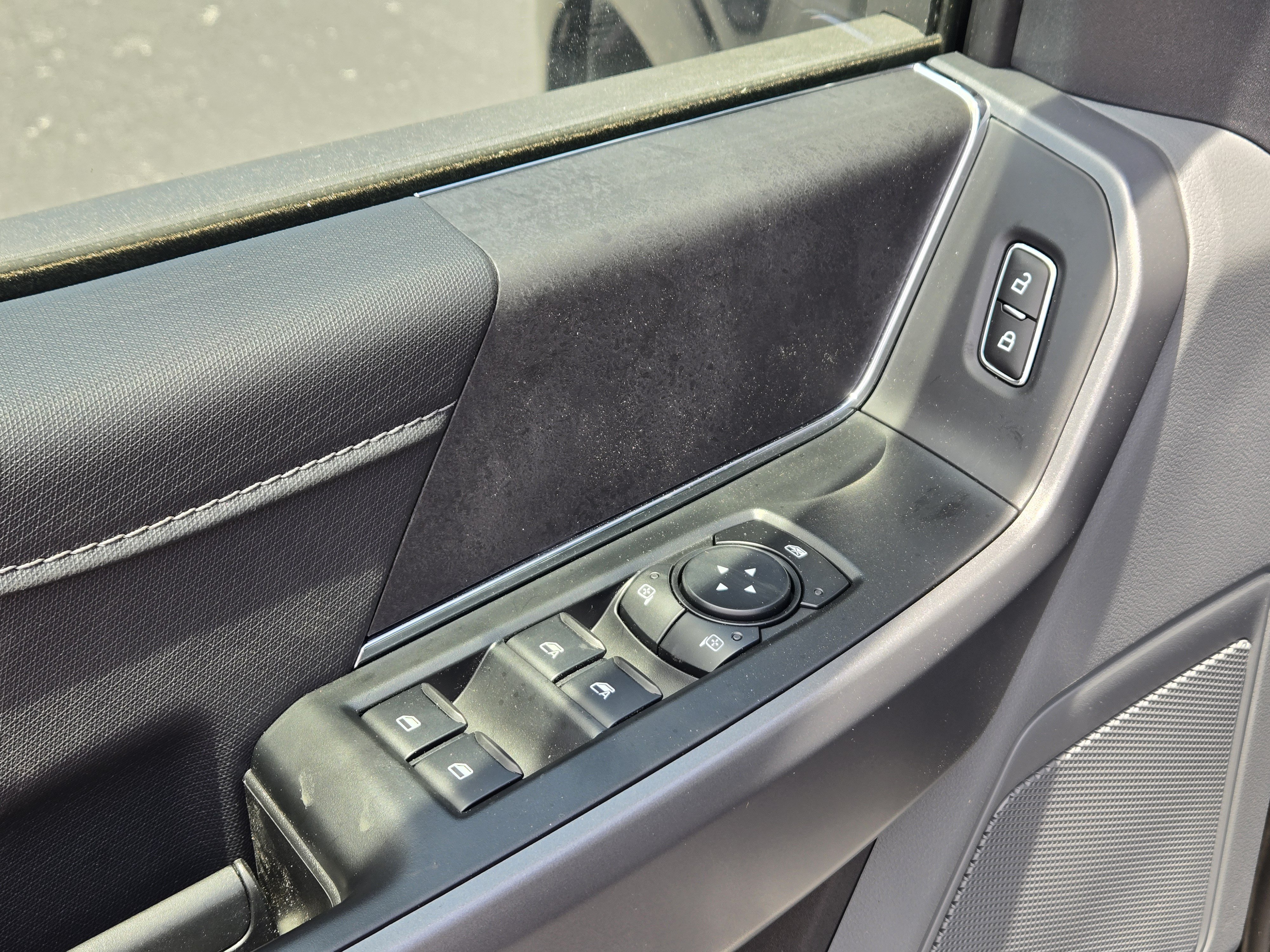 New 2026 AGATE BLACK METALLIC FORD XLT image 15