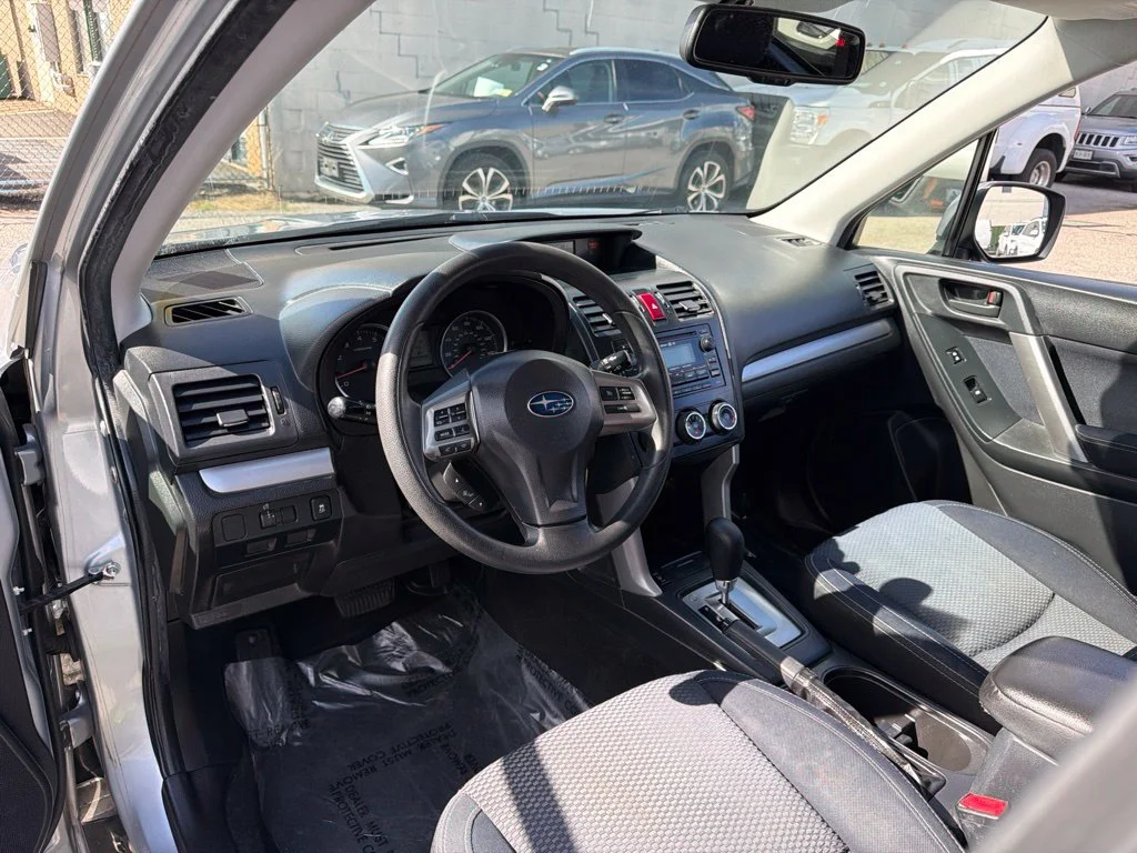 Used 2015 Silver Subaru 2.5i Premium image 25