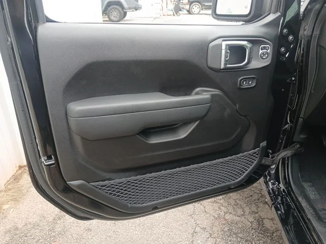 New 2026 Black Clear-Coat Exterior Paint Jeep Sport S image 41