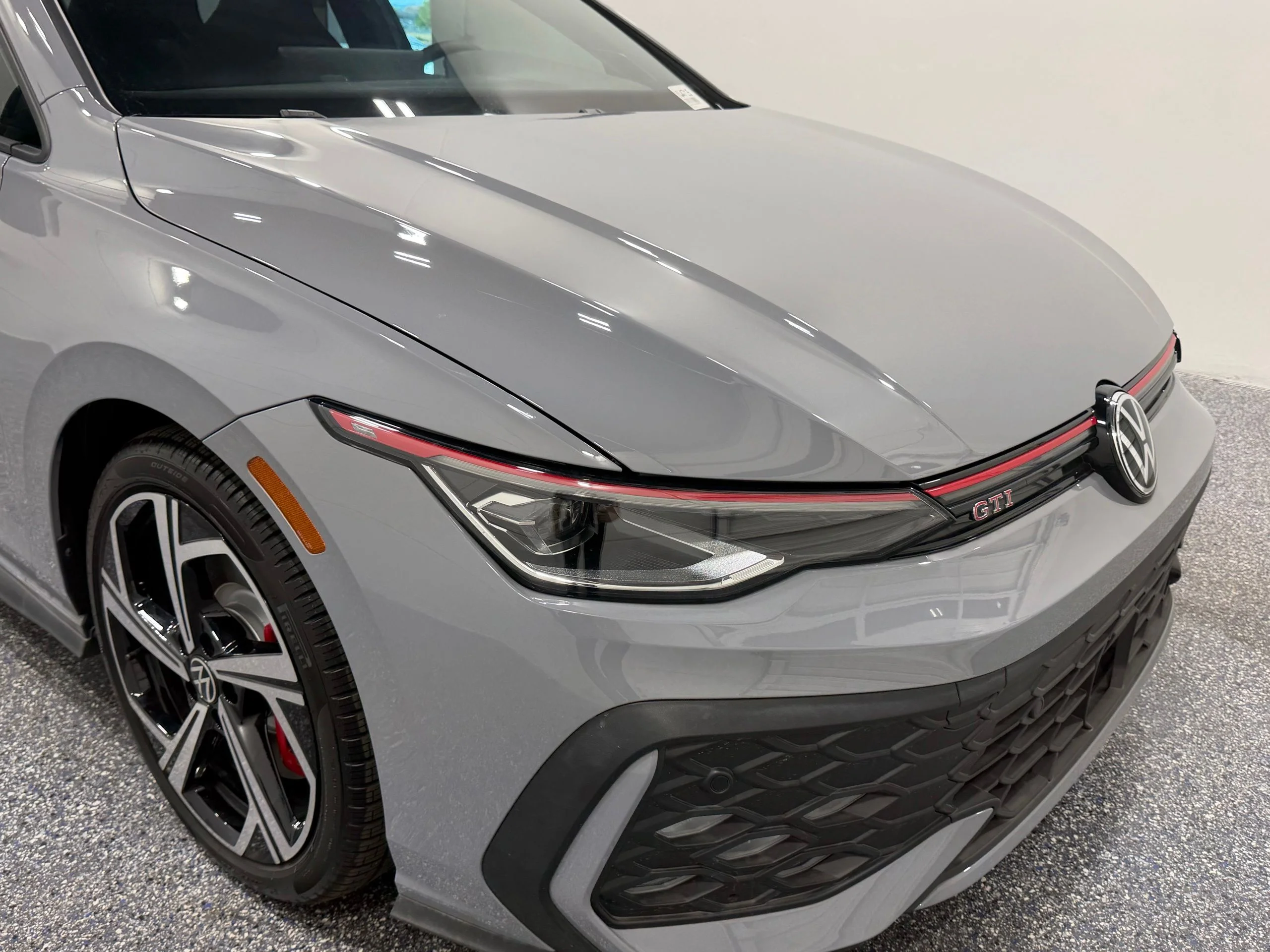 2025 Volkswagen Golf GTI SE - Photo 18