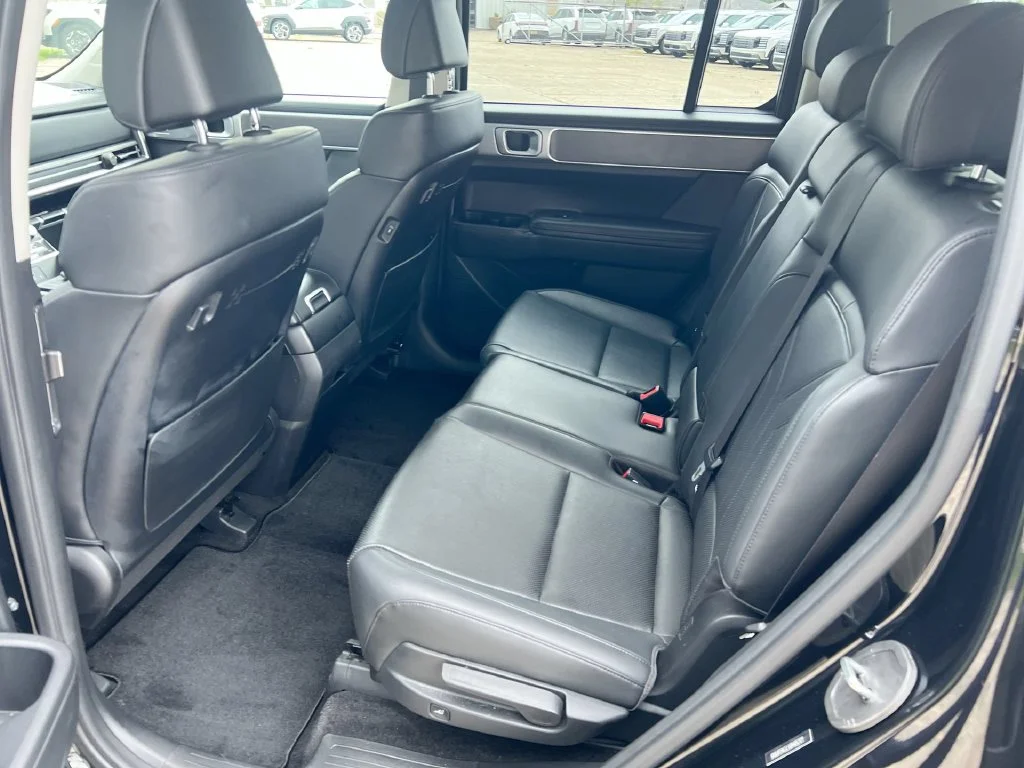 Used 2024 Black Hyundai SEL image 22