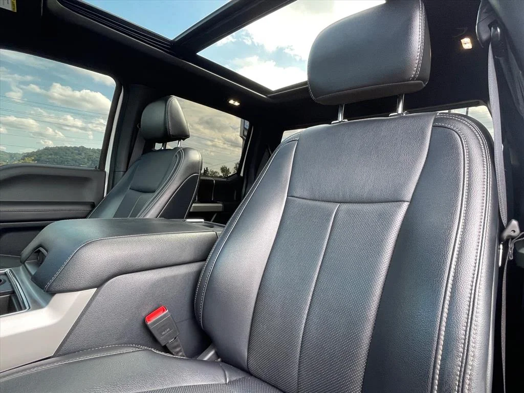 Used 2022 Star White Metallic Tri-Coat Ford LARIAT image 24