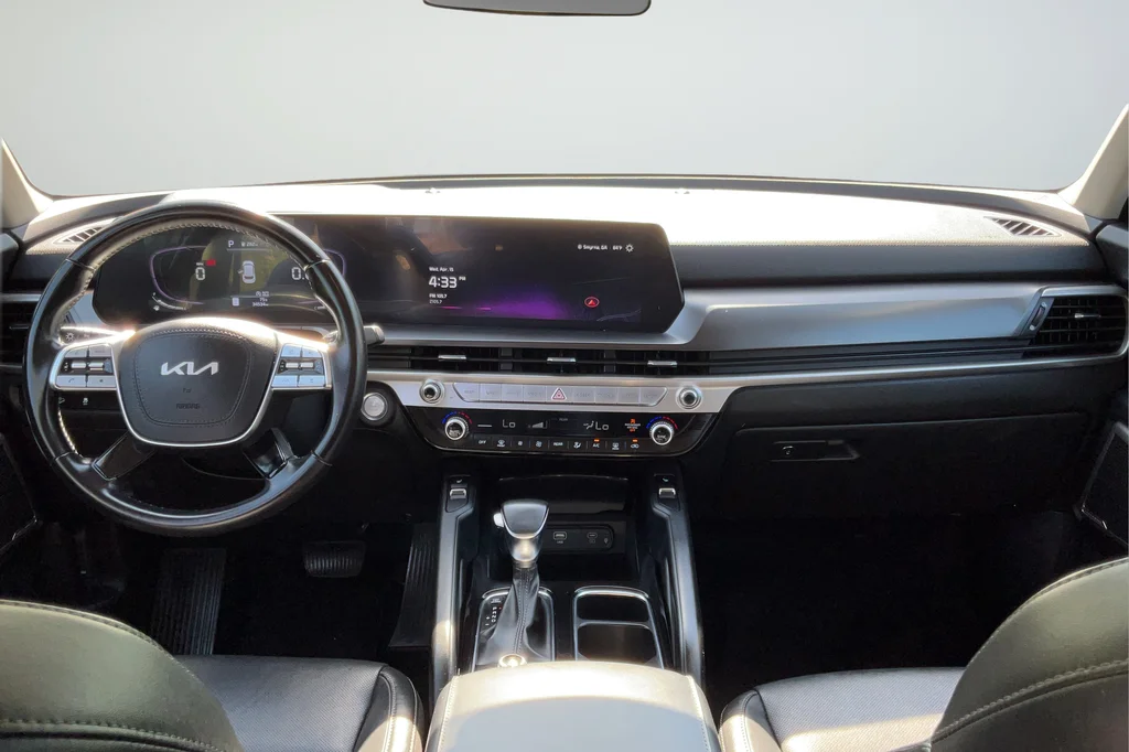 Used 2023 Green Kia S image 12
