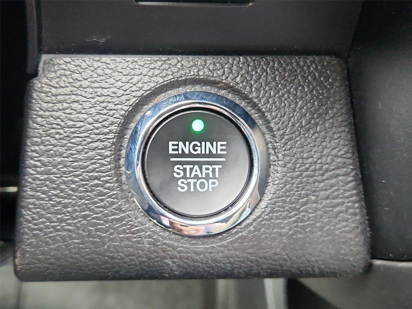 Used 2021 White Ford Platinum image 17