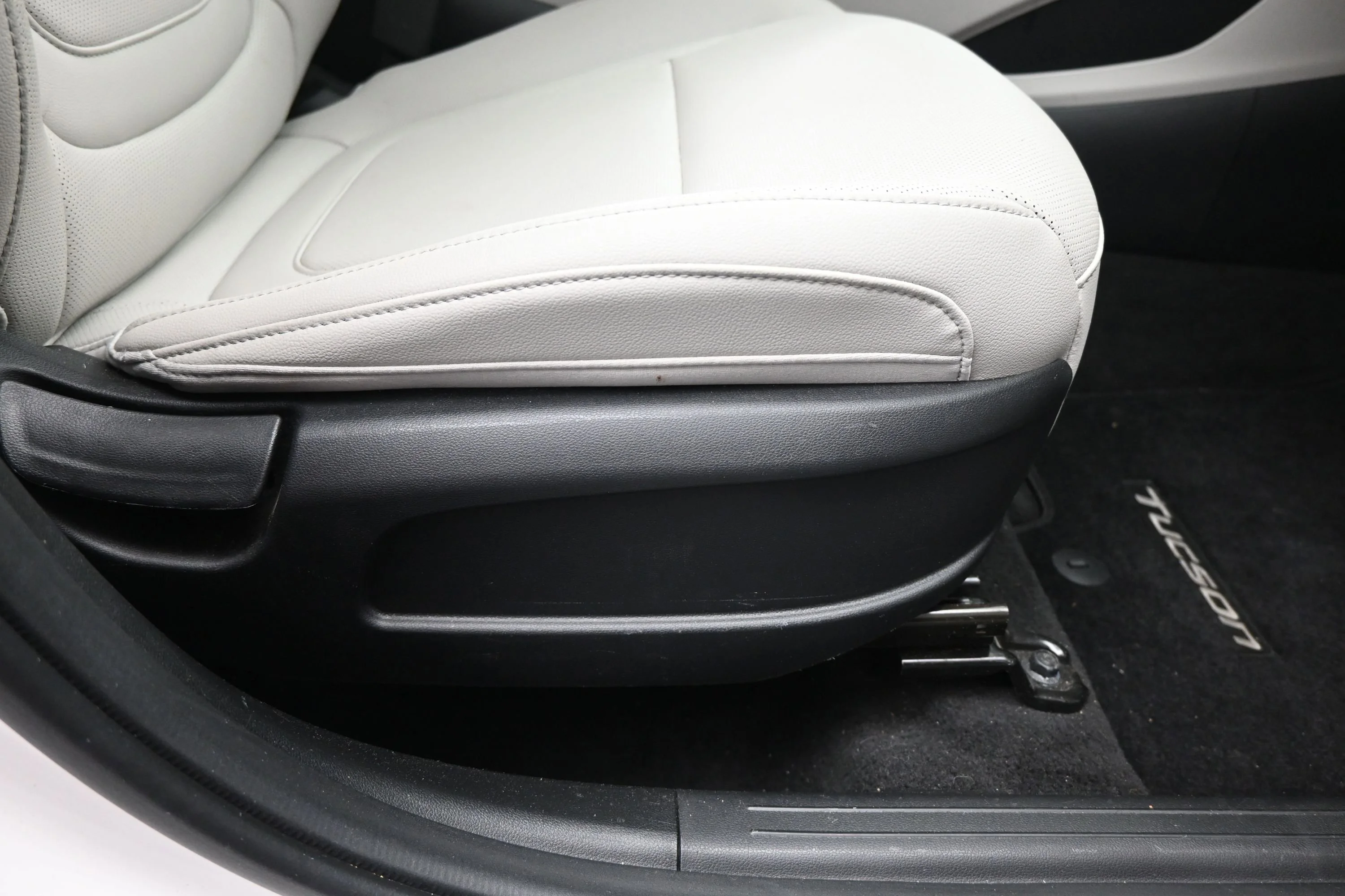 Used 2023 Serenity White Pearl Hyundai SEL image 15