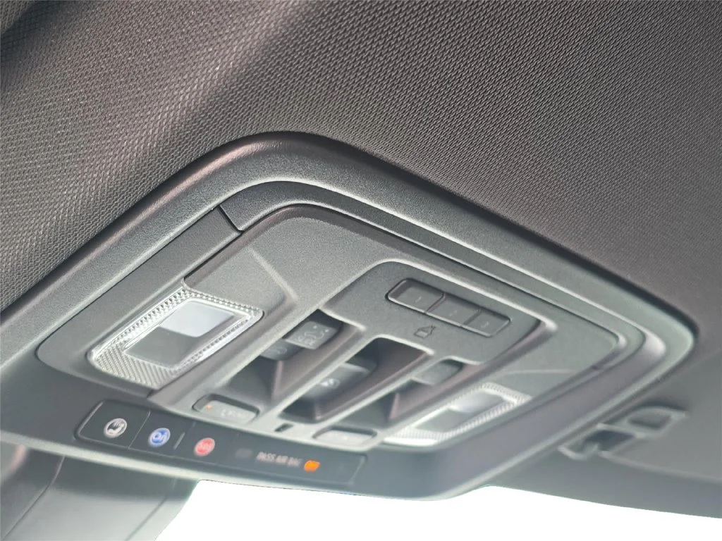 Used 2022 Black Chevrolet High Country image 26