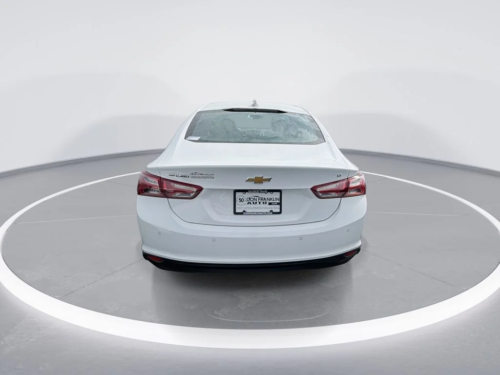 Used 2021 White Chevrolet LT image 7