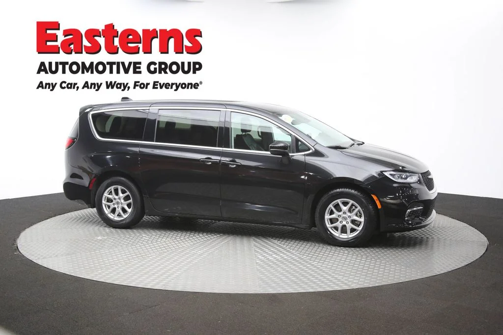 Used 2023 Black Chrysler Touring L image 48