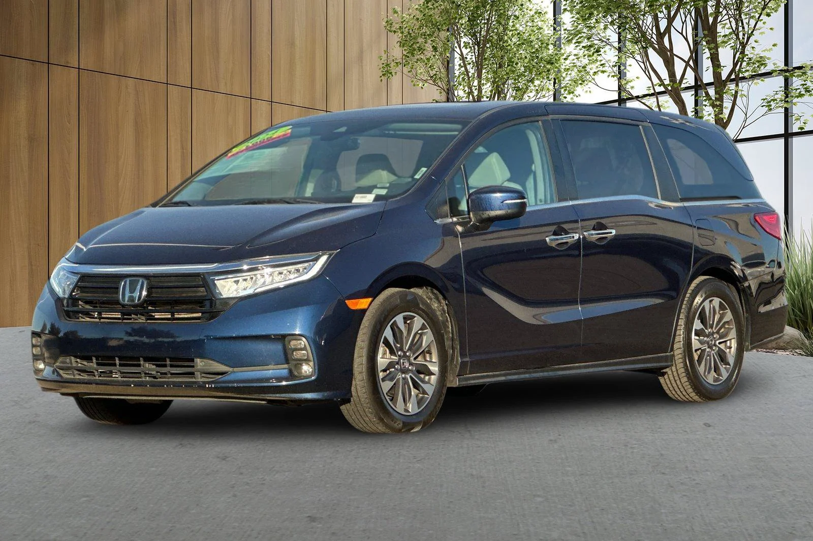 Used 2024 Blue Honda EX-L image 8