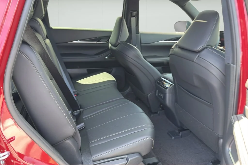 New 2027 2T SUN RED INFINITI Sport AWD image 13