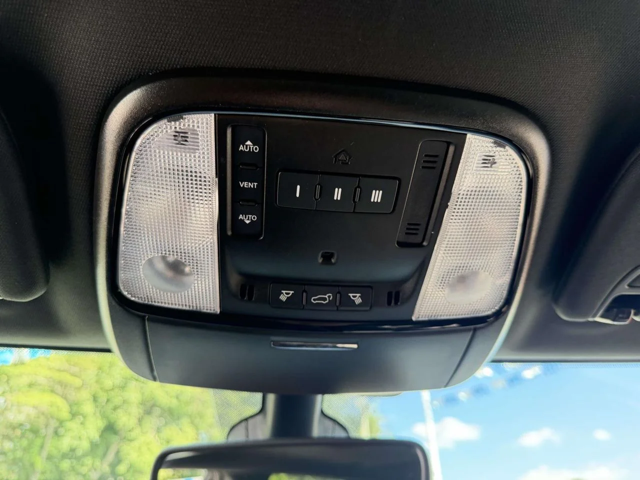 Used 2022 Octane Red Pearlcoat Dodge R/T AWD image 37