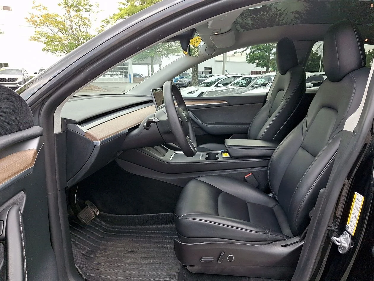 Used 2022  Tesla Long Range image 13