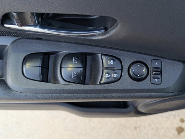 Used 2021 Black Nissan SV Xtronic CVT image 22