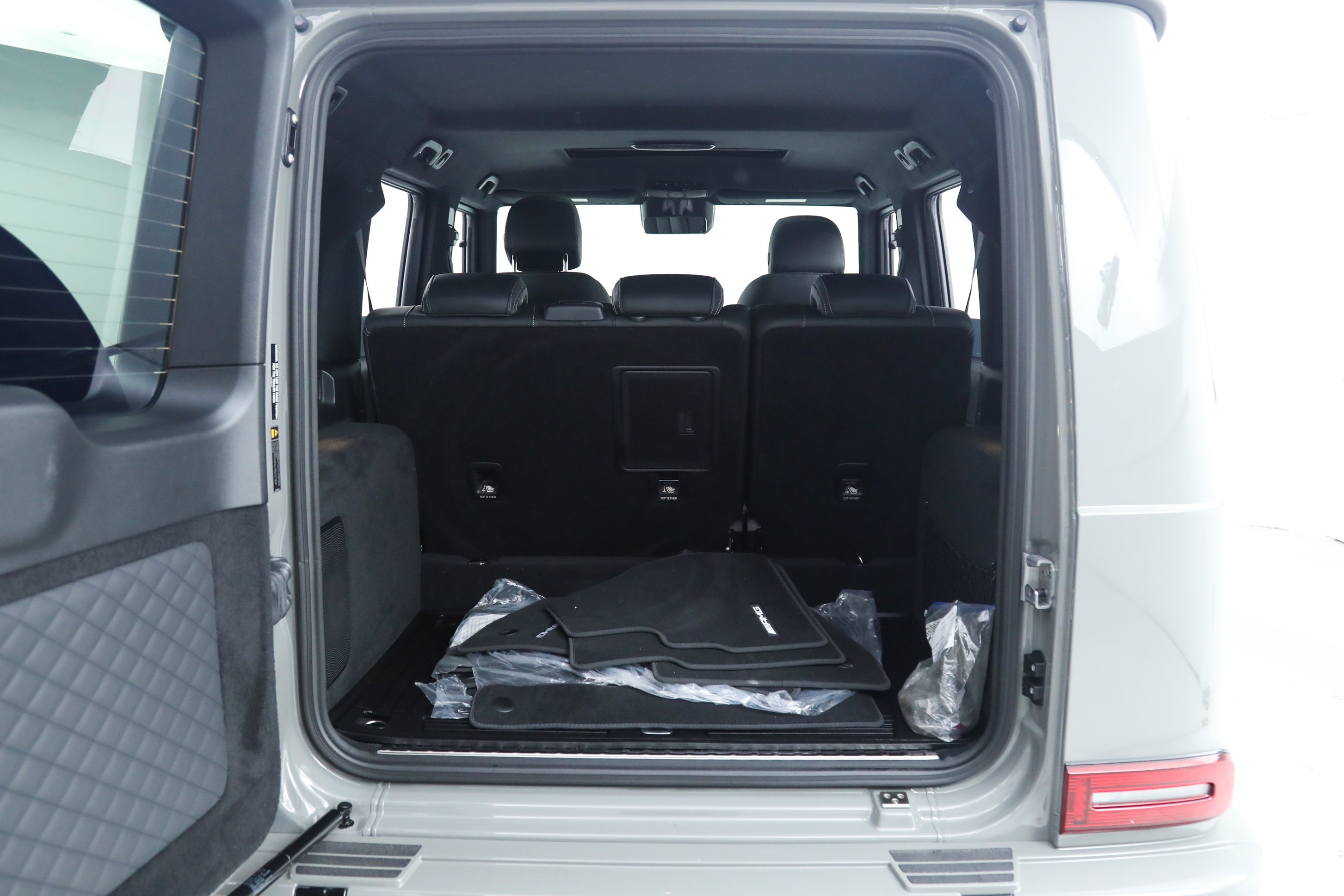 Used 2025 Gray Mercedes-Benz G 550 image 38