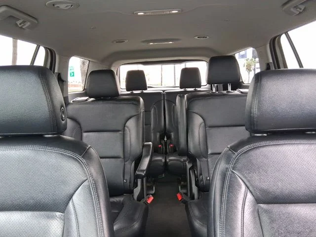 Used 2021 White GMC SLE image 20