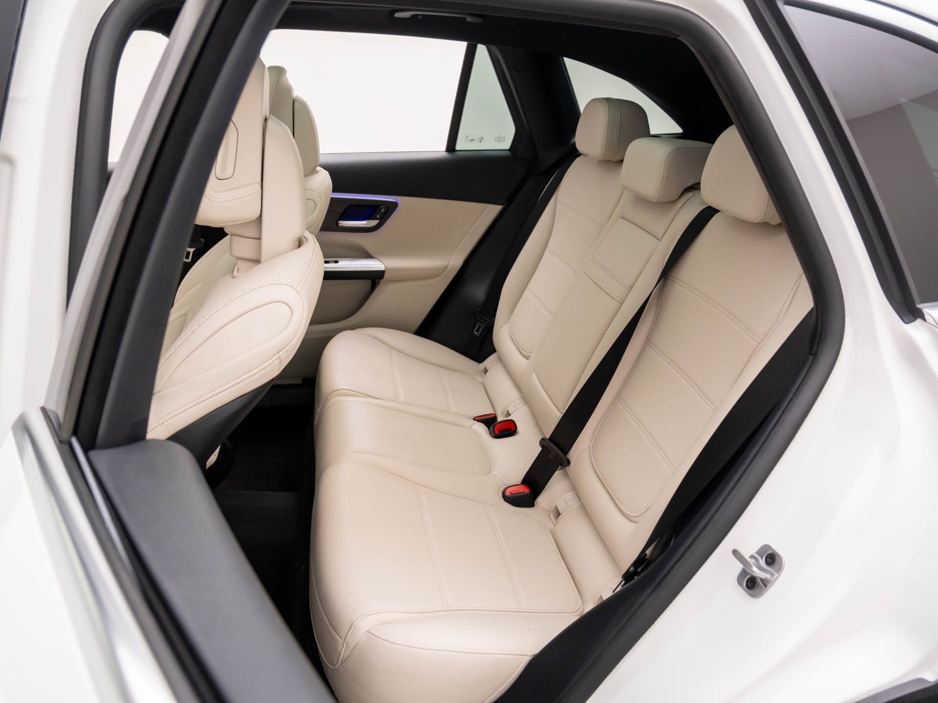 New 2026 White Mercedes-Benz GLC 300 image 15